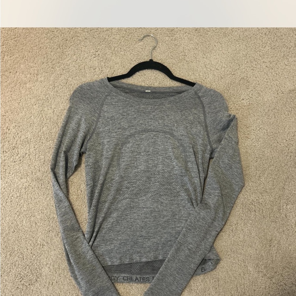 Lululemon Athletica Gray Women's long sleeve. So cute!!